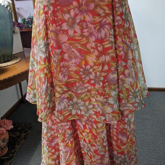 3 LAYER SPAGHETTI RUFFLED LONG DRESS SIZE 10 - Picture 3 of 7